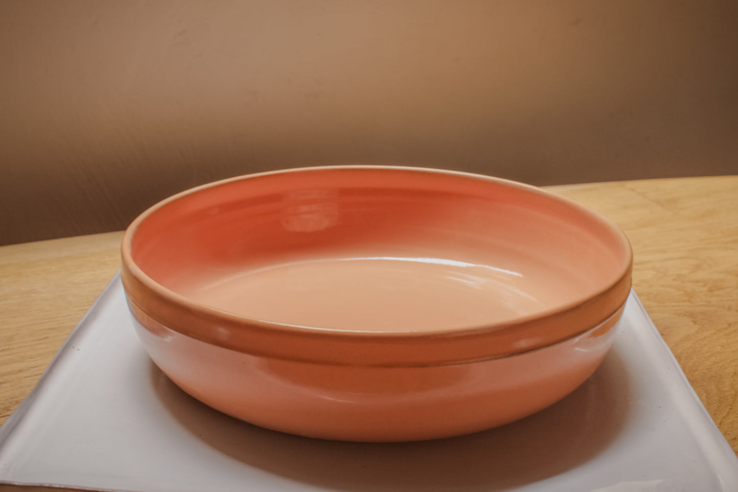 Plato hondo de cerámica hecho a mano Bastide 8 colores