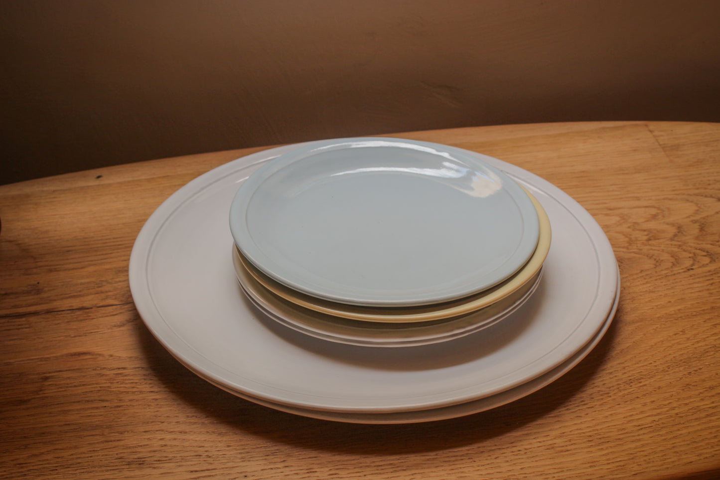 Plato de postre de cerámica hecho a mano Bastide 8 colores