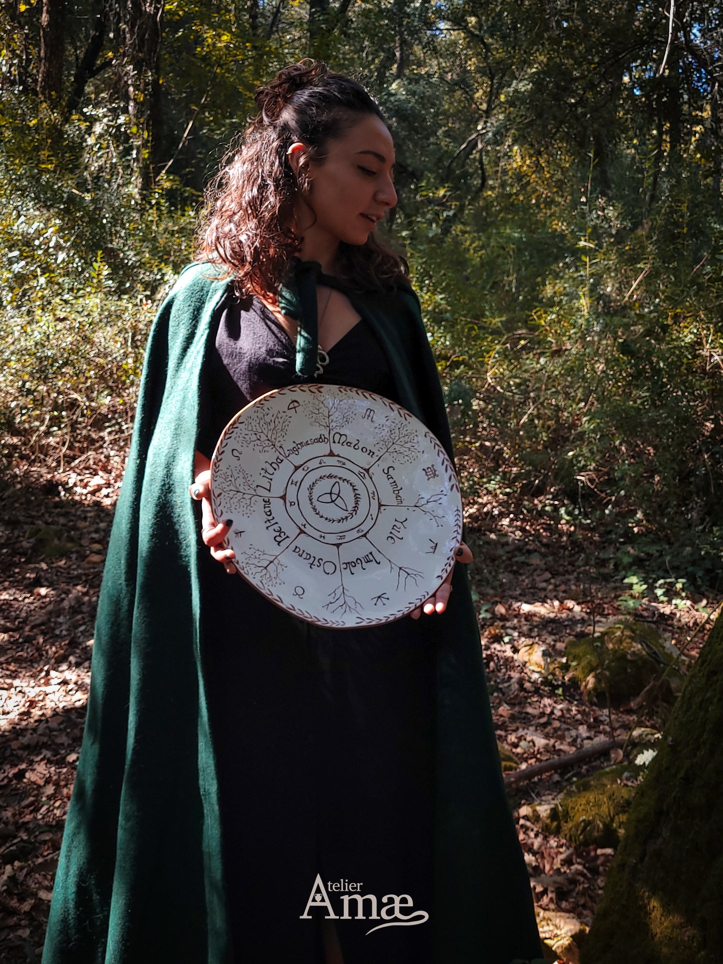 Grand Plat en Céramique - La roue de l'année - Fait main