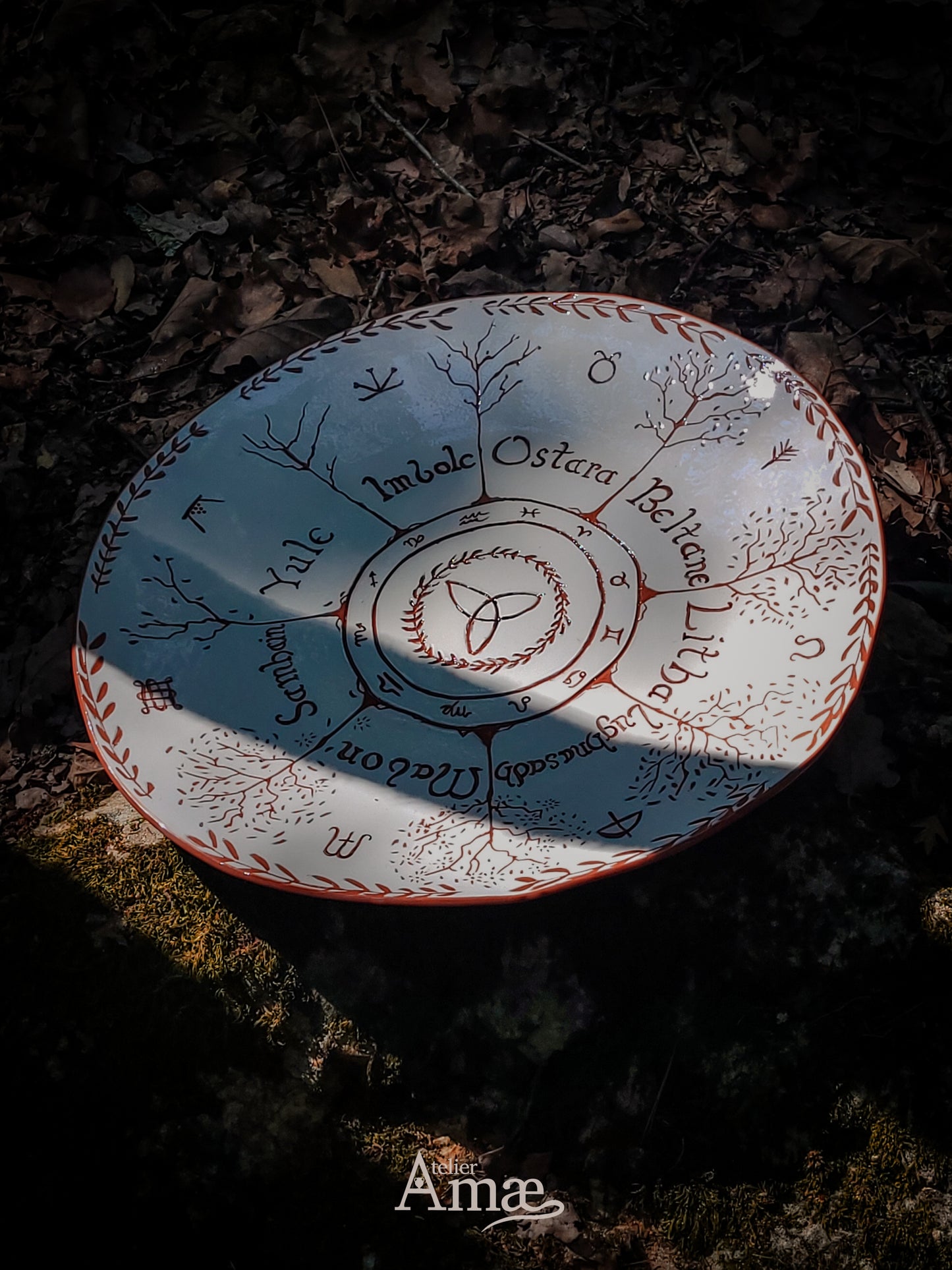 Grand Plat en Céramique - La roue de l'année - Fait main
